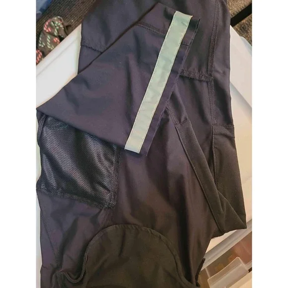 Mountain Hard Wear Womens Black Capri Climbing Pants Button Zipper Outdoor Sz 8 - Picture 13 of 13